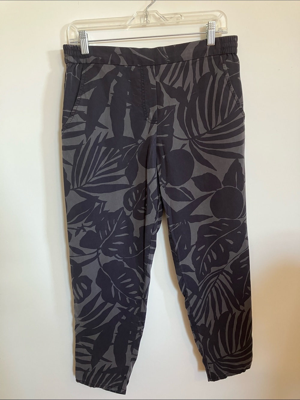 GAP Black & Gray Tropical Print Cropped Joggers